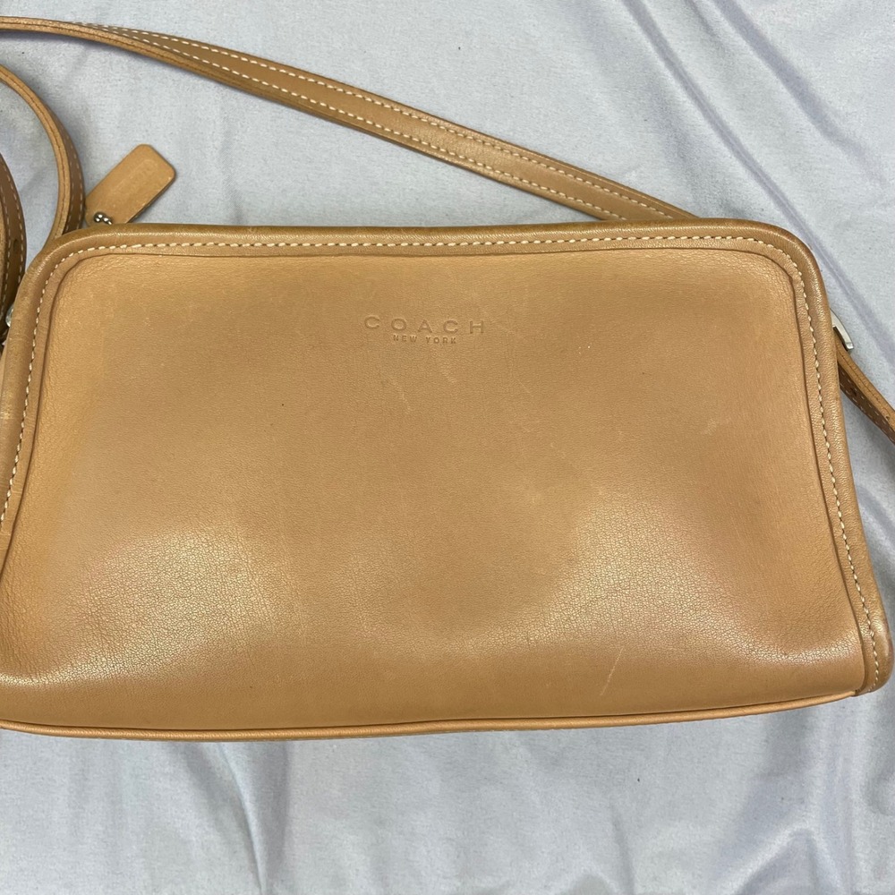 Vintage Coach 9138 British Tan Leather Crossbody Camera Bag Made in USA